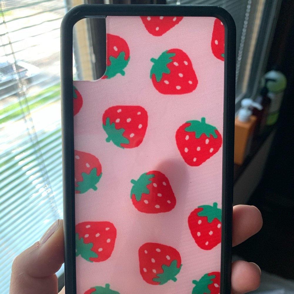 Wildflower iPhone XS Max strawberry case